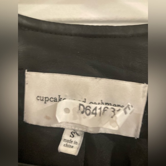 The Limited Leather & Suede Black color block jacket with pockets, dry cleaned. - Picture 11 of 12